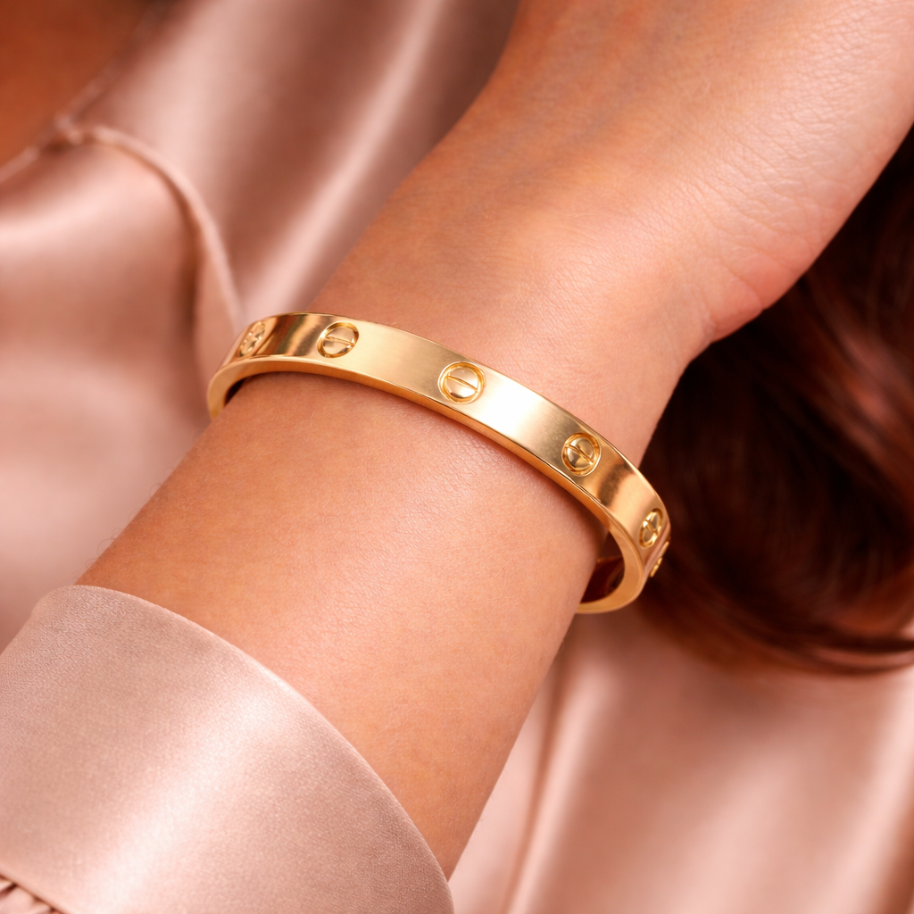 Nolvre | Women’s Screw-Motif Bangle – Gold-Tone